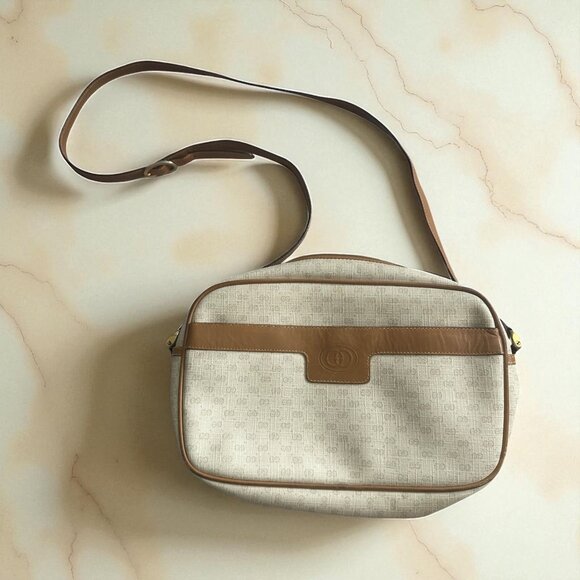 GUCCI Vintage Cream Tan Leather Logo Crossbody Bag - Picture 1 of 13